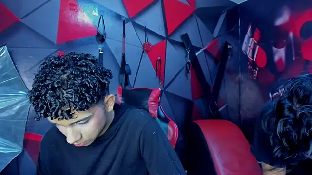 Hot Boys Without Limits online show from December 20, 2025, 3:35 am