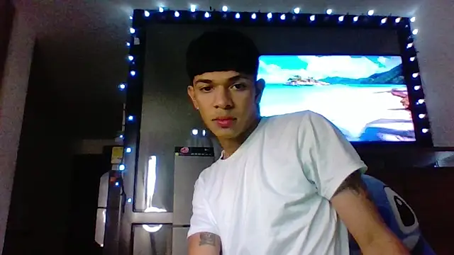 Snapshot of Glen_connor_11 chatting on December 16, 2025, 1:27 pm Glen connor 11 online show from December 16, 2025, 1:27 pm