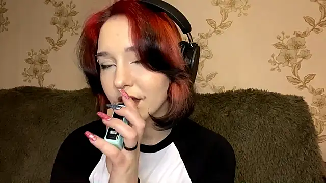 EmilyVeiro online show from February 12, 2026, 5:08 pm