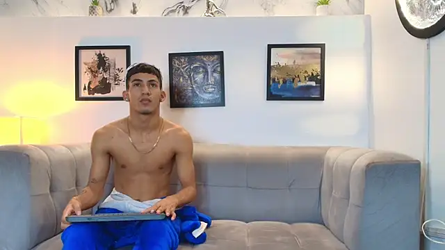 DIAMOND BLACKS online show from February 7, 2026, 7:23 am