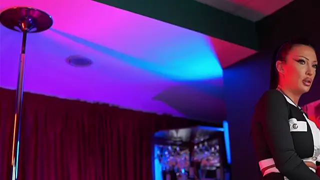 AstridVex online show from April 9, 2026, 8:36 pm