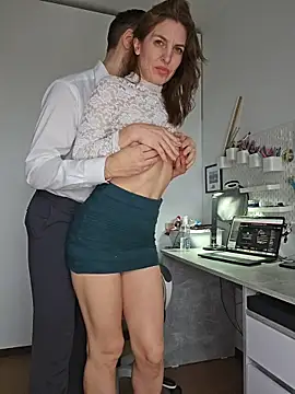 Lovebackground online show from December 16, 2025, 10:09 am