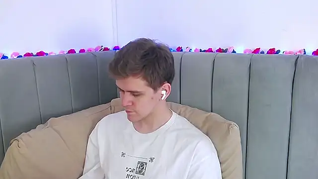 Snapshot of NickJohnas chatting on February 21, 2026, 3:40 am NickJohnas online show from February 21, 2026, 3:40 am