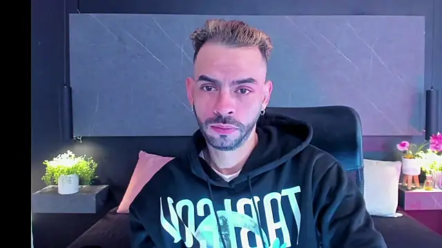 Snapshot of arcangel_harris chatting on March 5, 2026, 11:17 am arcangel harris online show from March 5, 2026, 11:17 am