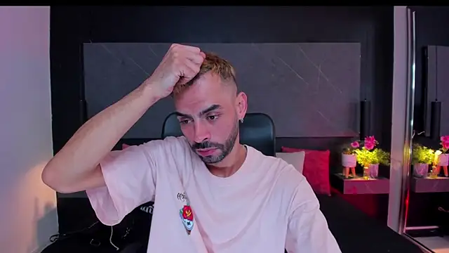 Snapshot of arcangel_harris chatting on March 7, 2026, 7:11 pm arcangel harris online show from March 7, 2026, 7:11 pm