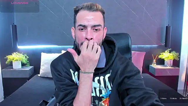 Snapshot of arcangel_harris chatting on April 1, 2026, 7:11 pm arcangel harris online show from April 1, 2026, 7:11 pm