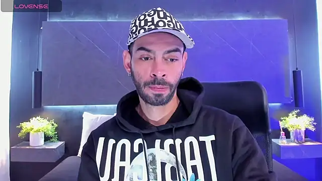 Snapshot of arcangel_harris chatting on April 6, 2026, 6:53 pm arcangel harris online show from April 6, 2026, 6:53 pm