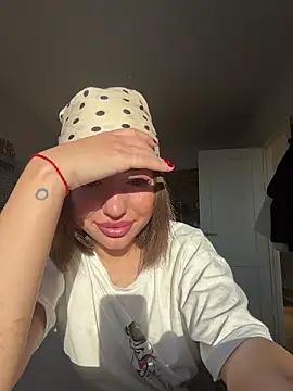 SilkyMira online show from January 11, 2026, 10:42 am