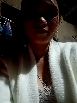 ngaytho004 online show from December 16, 2025, 9:53 pm