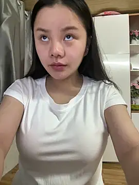 leo-kitty online show from February 1, 2026, 5:44 pm