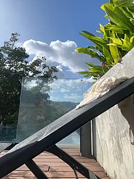 Snapshot of SunnyShiney chatting on February 12, 2026, 9:04 am SunnyShiney online show from February 12, 2026, 9:04 am