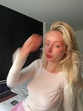 Snapshot of SunnyShiney chatting on February 26, 2026, 9:08 am SunnyShiney online show from February 26, 2026, 9:08 am