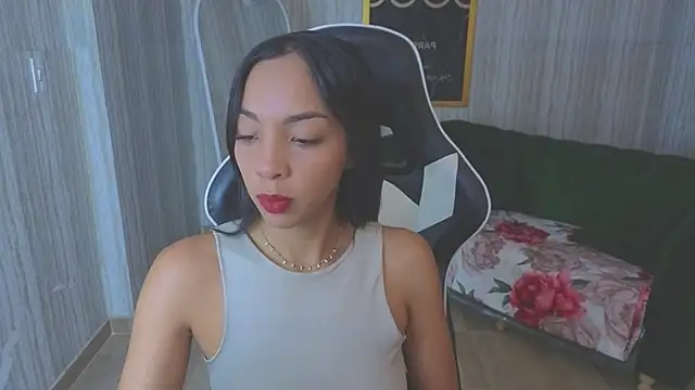 Snapshot of luna_meow_t chatting on February 3, 2026, 8:03 pm luna meow t online show from February 3, 2026, 8:03 pm