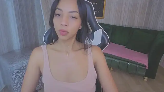 Snapshot of luna_meow_t chatting on February 18, 2026, 9:00 pm luna meow t online show from February 18, 2026, 9:00 pm