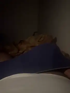 Snapshot of Night_outcam chatting on December 21, 2025, 7:54 pm Night outcam online show from December 21, 2025, 7:54 pm