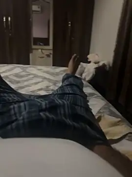 Night outcam online show from February 12, 2026, 6:14 pm