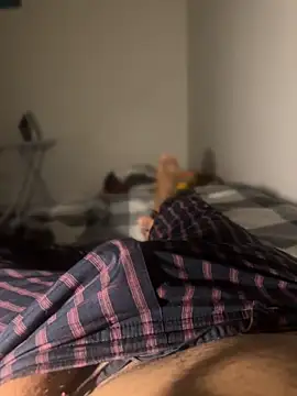 Night outcam online show from April 20, 2026, 8:43 pm