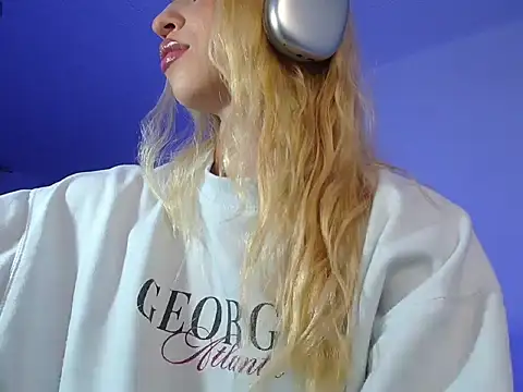 alina lee online show from December 19, 2025, 3:13 am