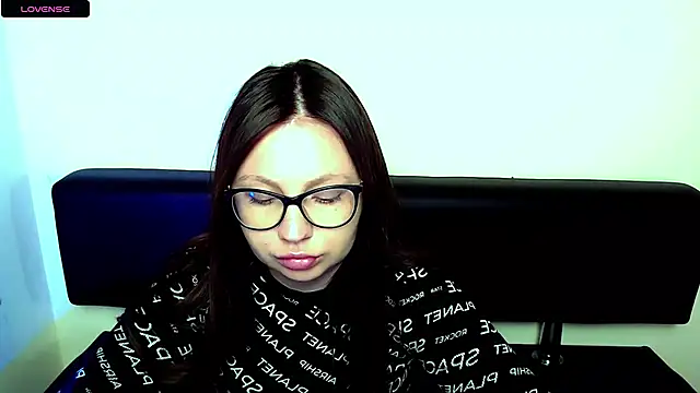 LiliaErmi online show from May 29, 2026, 6:44 am