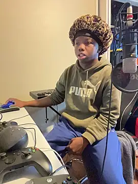 Snapshot of YourLittleBoyfriend chatting on January 14, 2026, 4:45 pm YourLittleBoyfriend online show from January 14, 2026, 4:45 pm