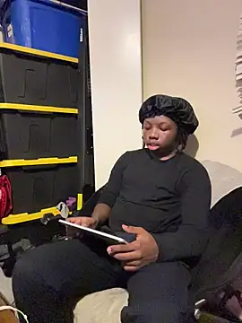 Snapshot of YourLittleBoyfriend chatting on February 24, 2026, 1:47 am YourLittleBoyfriend online show from February 24, 2026, 1:47 am