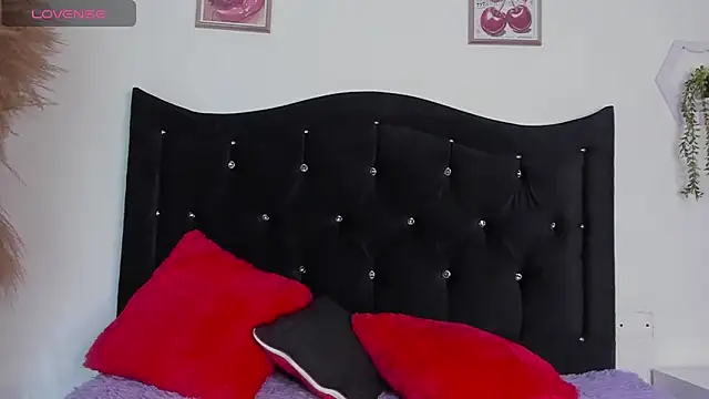 Victoriia Xx online show from December 16, 2025, 1:05 pm