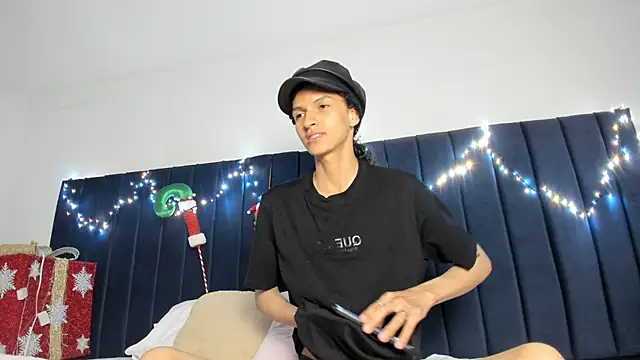 vannellope 96 online show from December 19, 2025, 7:21 pm