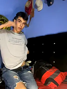 Juan Gomezz26 online show from December 14, 2025, 11:20 pm