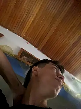 Juan Gomezz26 online show from January 5, 2026, 9:40 pm