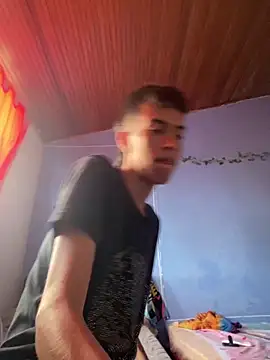 Juan Gomezz26 online show from April 8, 2026, 9:15 pm