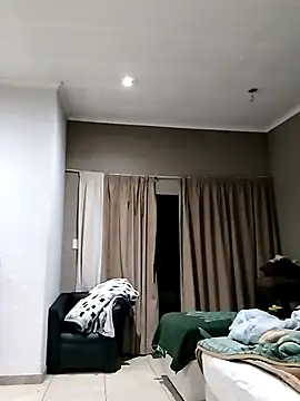 Snapshot of fourways23guy chatting on April 5, 2026, 5:10 pm fourways23guy online show from April 5, 2026, 5:10 pm