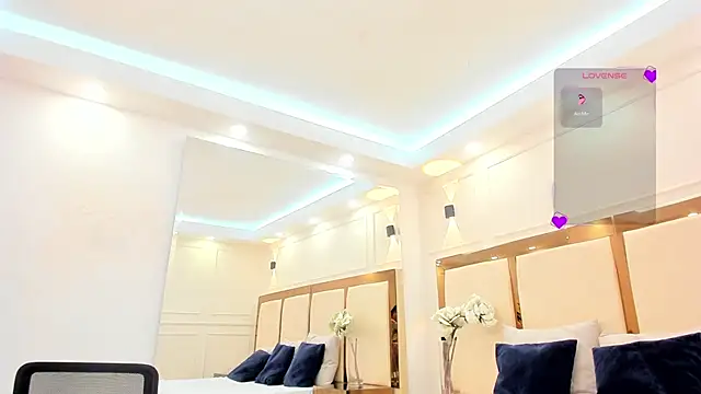 keyla knowles online show from December 20, 2025, 2:02 pm