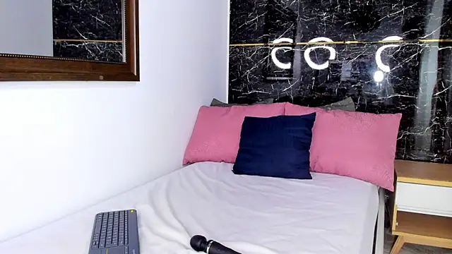 keyla knowles online show from February 3, 2026, 10:04 pm