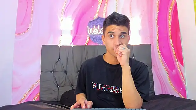 Snapshot of Hot_Boys_69 chatting on January 14, 2026, 7:14 am Hot Boys 69 online show from January 14, 2026, 7:14 am