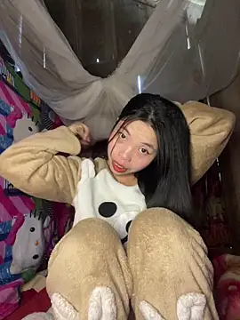 lux-su online show from February 3, 2026, 5:49 am