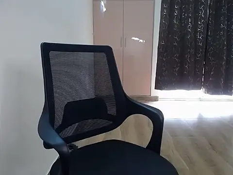 Shy nivi online show from April 7, 2026, 6:47 am