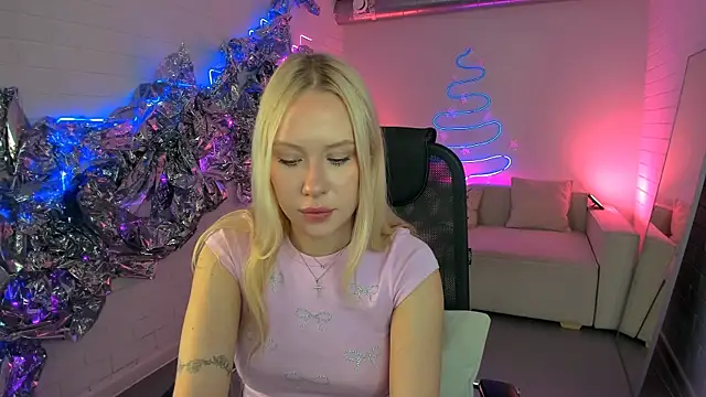 Snapshot of AprilChambers chatting on January 15, 2026, 1:26 pm AprilChambers online show from January 15, 2026, 1:26 pm