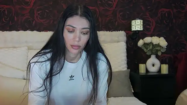 Snapshot of Leena_C chatting on February 11, 2026, 10:48 pm Leena C online show from February 11, 2026, 10:48 pm