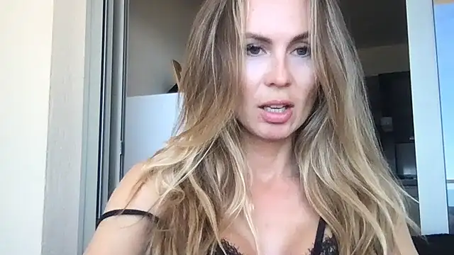 LeMilf online show from May 20, 2026, 10:21 am