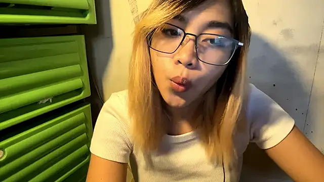 LenoraFrailey online show from January 9, 2026, 4:37 am