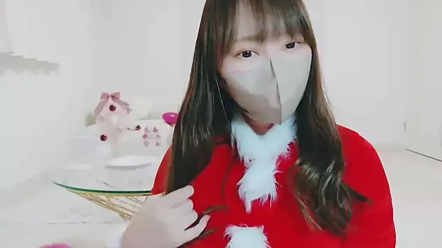 Snapshot of yuyuchan__ chatting on December 22, 2025, 11:07 am yuyuchan online show from December 22, 2025, 11:07 am