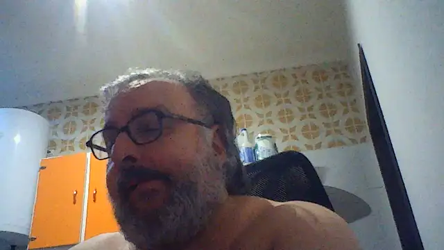 Snapshot of UrsoHardBRPT chatting on May 24, 2026, 11:21 pm UrsoHardBRPT online show from May 24, 2026, 11:21 pm