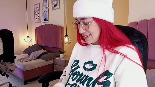 Snapshot of Celestee15_ chatting on December 22, 2025, 11:29 am Celestee15 online show from December 22, 2025, 11:29 am