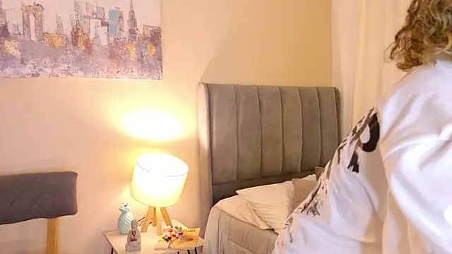 Grecia Miller  online show from February 18, 2026, 7:43 pm