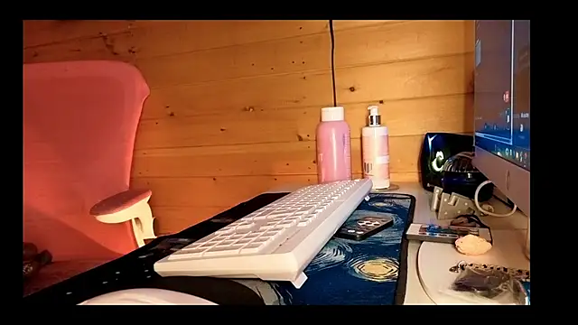 vickvalencia2 online show from March 15, 2026, 4:29 am