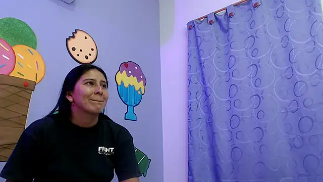 NOVAHOT98 online show from February 8, 2026, 7:39 pm