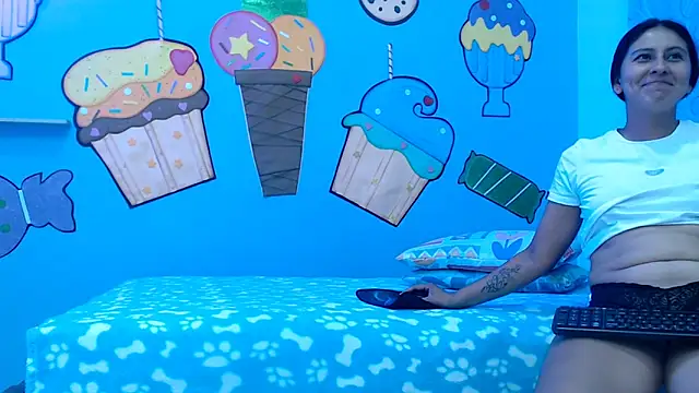 NOVAHOT98 online show from February 28, 2026, 7:04 pm