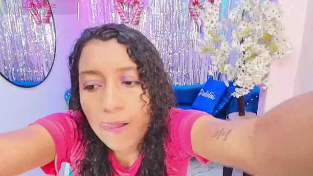 Snapshot of Nina_willyams chatting on December 23, 2025, 3:48 am Nina willyams online show from December 23, 2025, 3:48 am