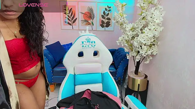 Snapshot of Nina_willyams chatting on January 18, 2026, 3:43 am Nina willyams online show from January 18, 2026, 3:43 am