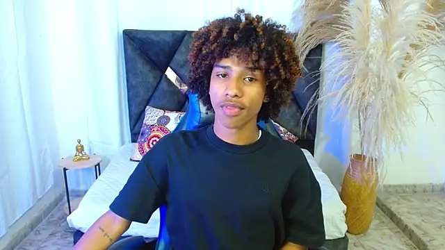 angelll18  online show from February 11, 2026, 8:36 pm